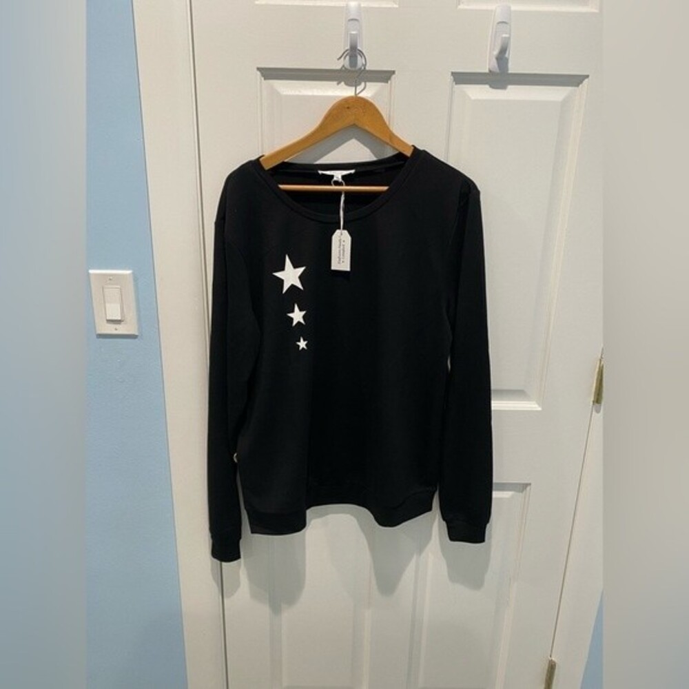 NEW Women’s Entice Sweatshirt Size S Black